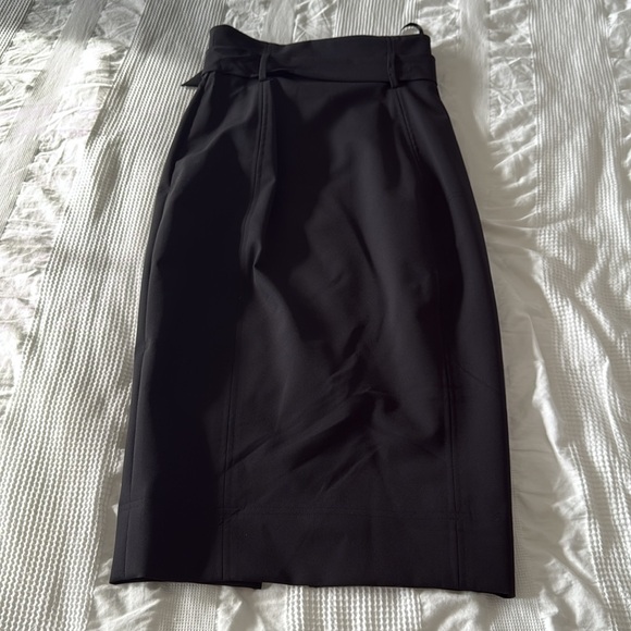 Ted Baker black pencil skirt with rose gold hardware - Picture 9 of 9